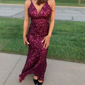 maroon windsor prom dress